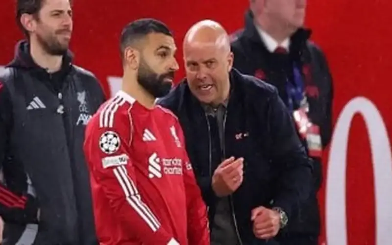 أساطير الدوري الإنجليزي يدخلون على خط أزمة محمد صلاح مع أرني سلوت